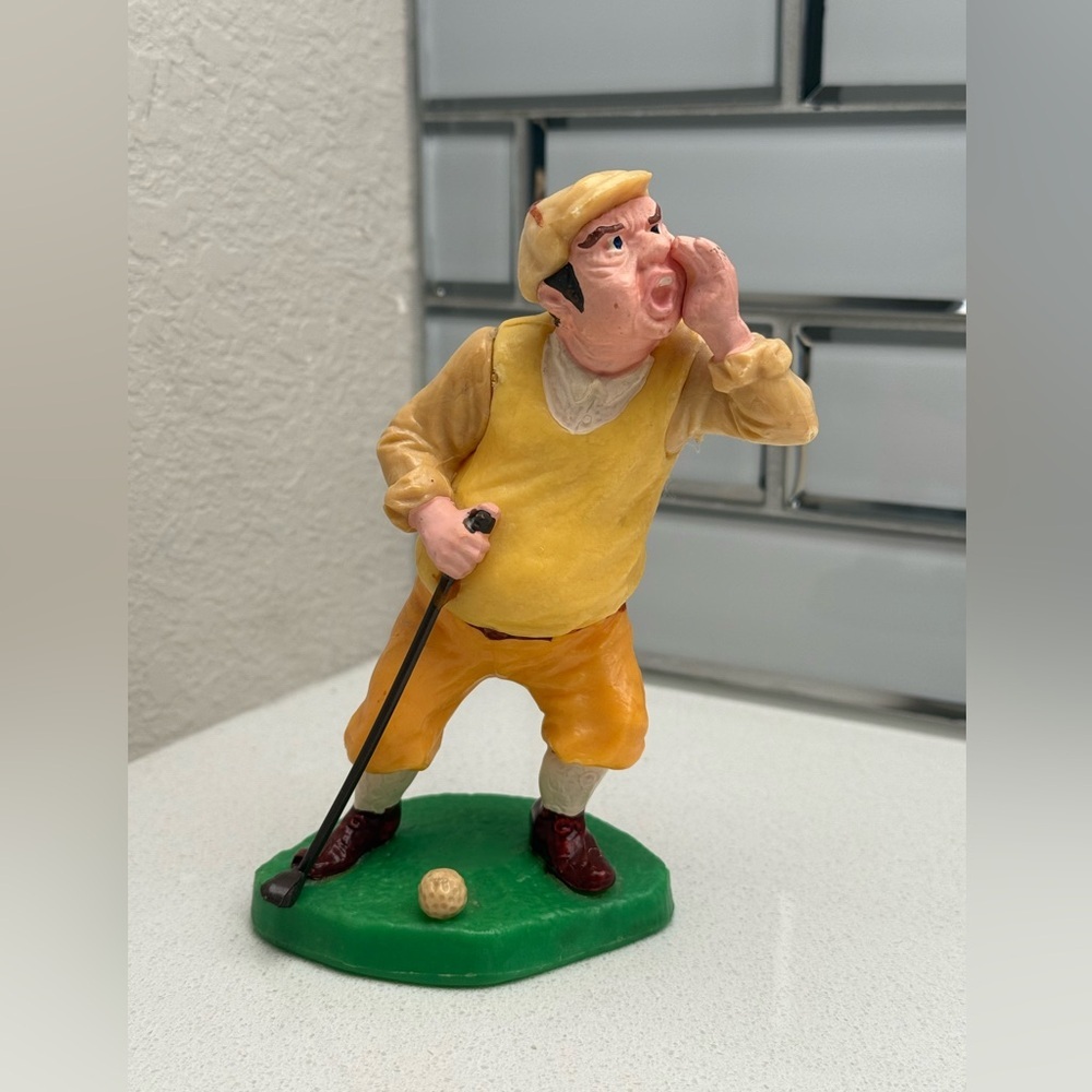 Vintage Golfer Cake Topper Figurine 1970s 1974 Plastic - Picture 3 of 11